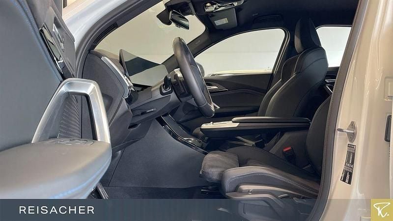 Gebraucht BMW X2 Efficient Dynamics 163 PS (119 kW) 2025 Alpinweiß uni SUV