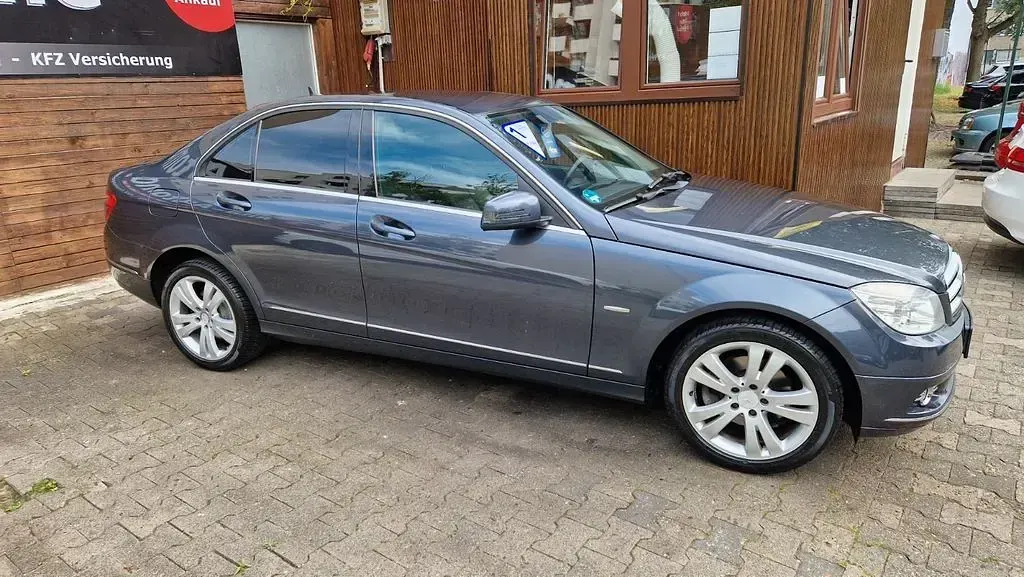 Gebraucht Mercedes C230 Avantgarde 204 PS (150 kW) 2009 Grau Limousine