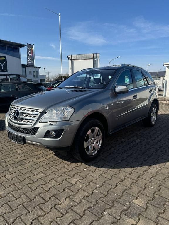 Gebraucht Mercedes ML300 190 PS (139 kW) 2010 Silber SUV