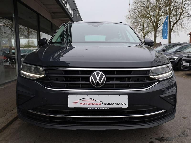 Gebraucht VW Tiguan Life 150 PS (110 kW) 2022 Grau SUV