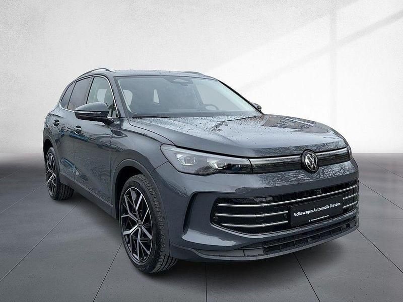 Neu VW Tiguan IQ Drive 150 PS (110 kW) 2026 Grau SUV