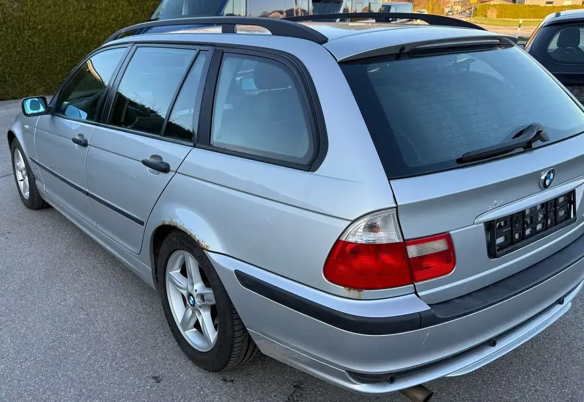 Gebraucht BMW 318 143 PS (105 kW) 2005 Grau Kombi