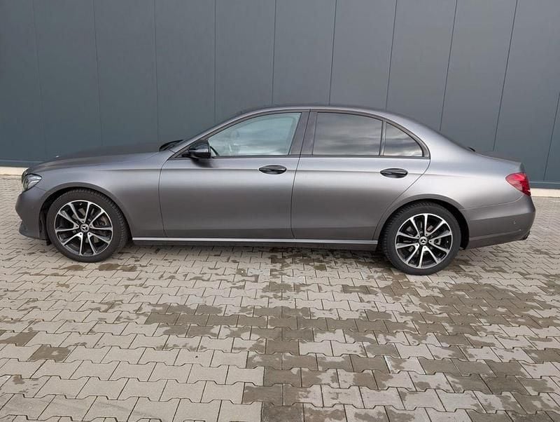 Gebraucht Mercedes E220 Avantgarde 194 PS (142 kW) 2019 Grau Limousine