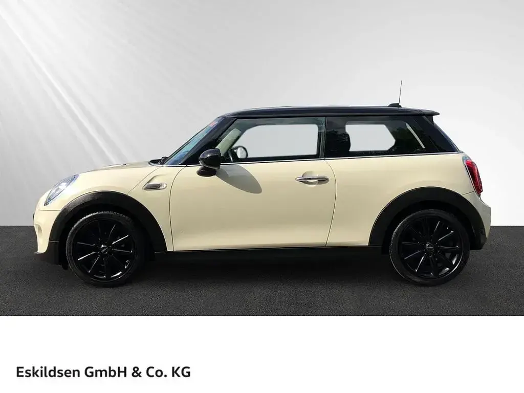 Używany Mini Cooper 136 KM (100 kW) 2019 Biały Hatchback