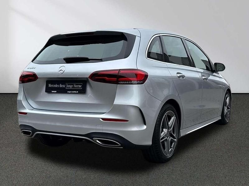 Gebraucht Mercedes B180 AMG line 116 PS (85 kW) 2021 Silber Kleinwagen