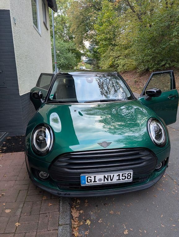 Grün Gebraucht 2021 Mini Cooper D Clubman Classic Kombi | 21.400 € (Fairer Preis) - Bild 1/4
