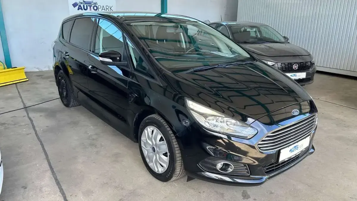 Używany Ford S-MAX Trend 160 KM (117 kW) 2017 Czarny Minivan