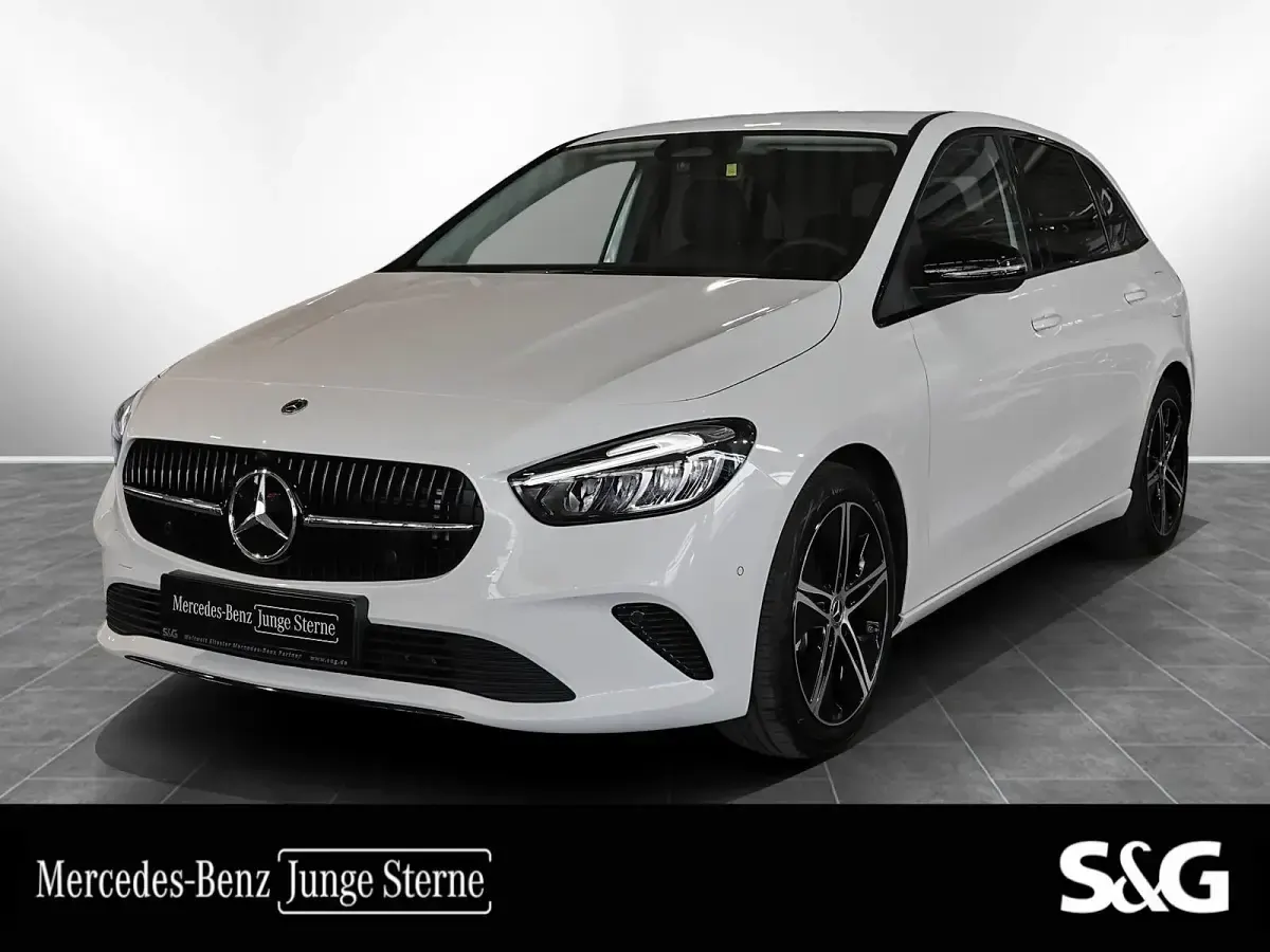 Gebraucht Mercedes B200 Night 163 PS (119 kW) 2025 Kleinwagen