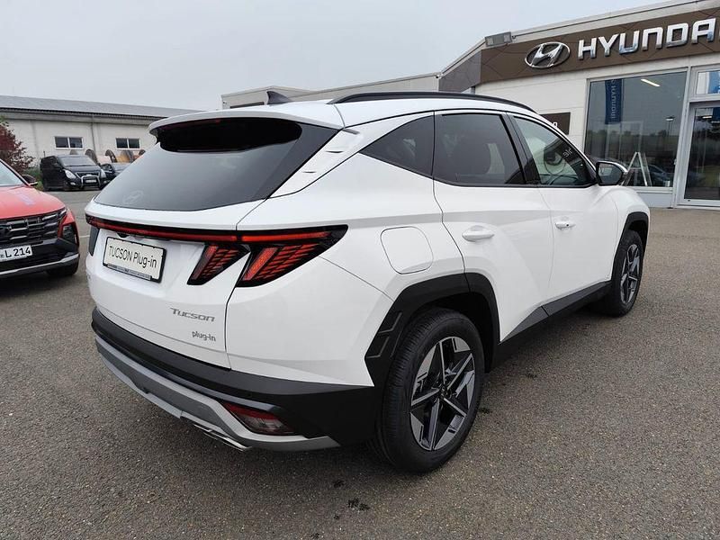Neu Hyundai Tucson Trend 160 PS (117 kW) 2025 Weiß SUV