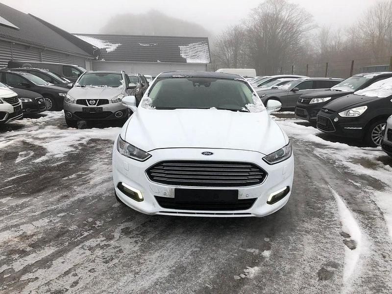 Weiß Gebraucht 2018 Ford Mondeo Titanium Limousine | 8.800 € (Fairer Preis) - Bild 1/4