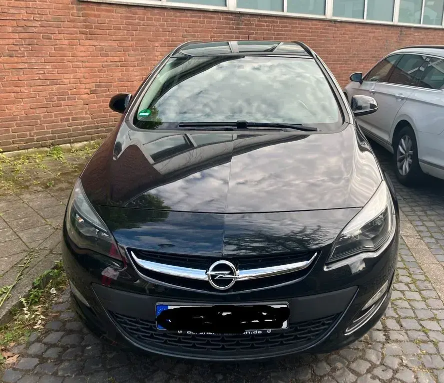 Gebraucht Opel Astra Edition 116 PS (85 kW) 2016 Schwarz Kombi