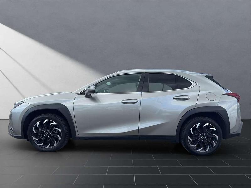 Gebraucht Lexus UX 250h 184 PS (135 kW) 2022 Silber SUV