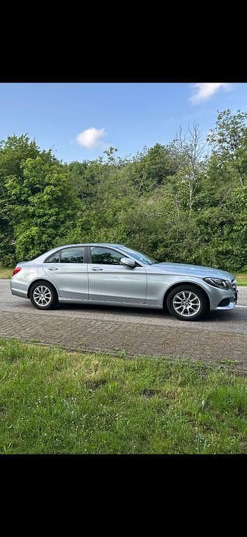 Silber Gebraucht 2015 Mercedes C200 Limousine | 12.500 € (Fairer Preis) - Bild 1/4