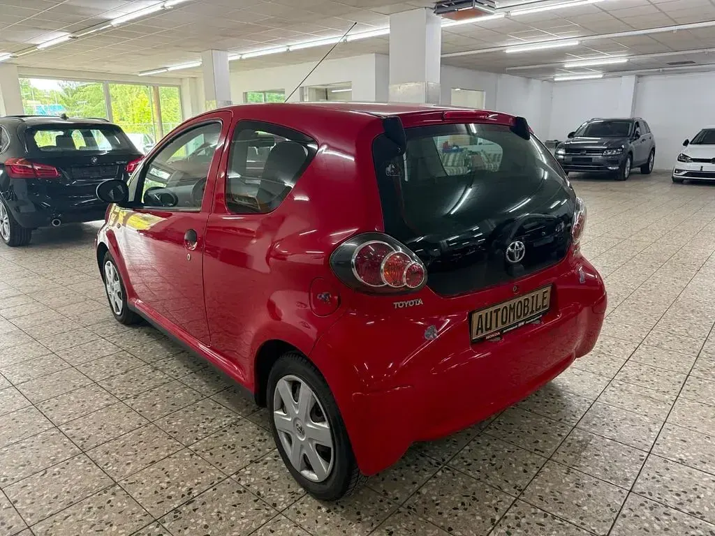 Gebraucht Toyota Aygo Basis 68 PS (50 kW) 2009 Rot Kleinwagen