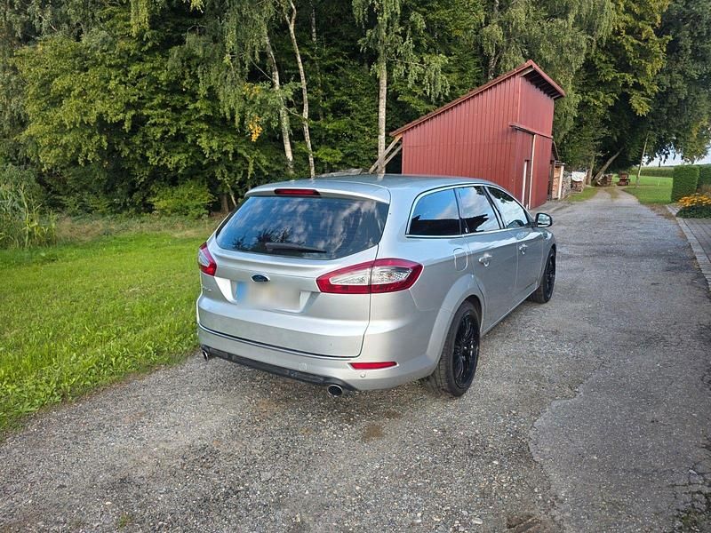 Gebraucht Ford Mondeo Titanium 200 PS (147 kW) 2012 Silber Kombi