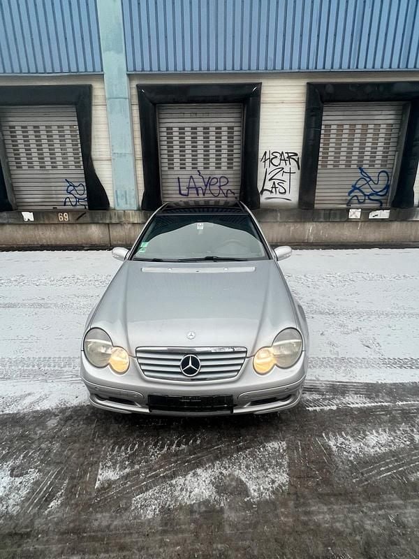 Silber Gebraucht 2002 Mercedes C180 Coupé | 2.600 € (Guter Preis) - Bild 1/4