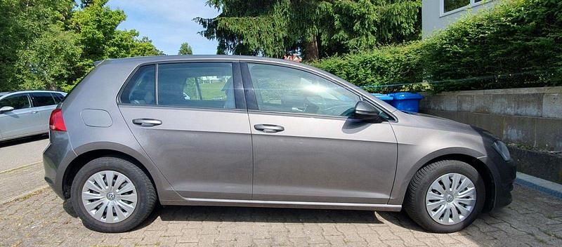 Second-hand VW Golf VII Trendline 105 CP (77 kW) 2013 Gri Berlinǎ