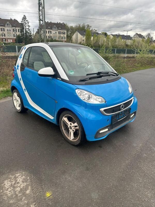 Weiß Gebraucht 2012 Smart ForTwo Coupé Passion Kleinwagen | 4.290 € (Guter Preis) - Bild 1/4