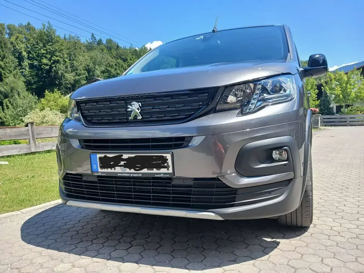 Gebraucht Peugeot Rifter GT 131 PS (96 kW) 2021 Silber Van / Kleinbus
