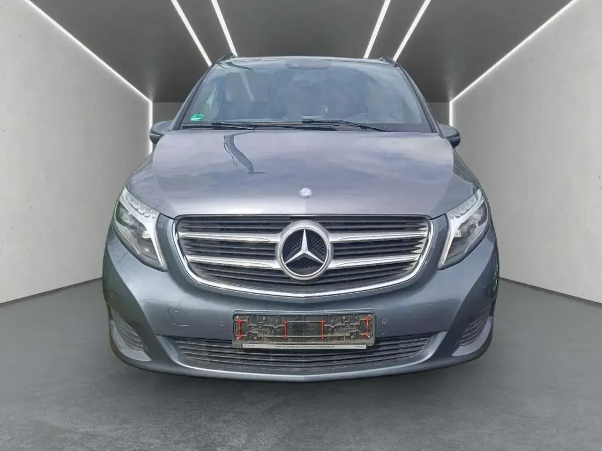Gebraucht Mercedes V250 190 PS (139 kW) 2017 Grau Van / Kleinbus