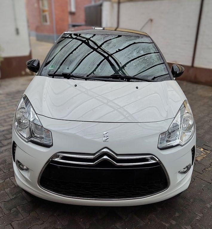 Weiß Gebraucht 2014 Citroën DS3 So Chic Kleinwagen | 4.950 € (Fairer Preis) - Bild 1/4