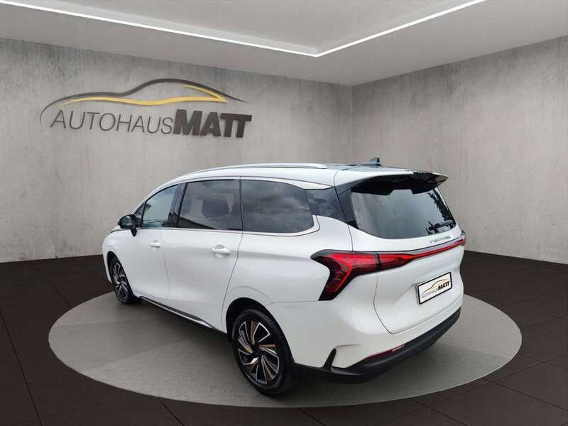 Gebraucht DFSK Forthing 4 177 PS (130 kW) 2025 Weiß met. Van / Kleinbus