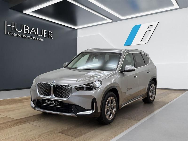 Neu BMW iX1 xLine 150 kW (204 PS) 2025 Silber SUV