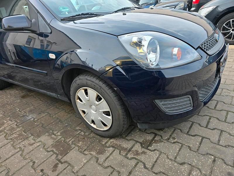 Gebraucht Ford Fiesta 70 PS (51 kW) 2007 Blau Kleinwagen