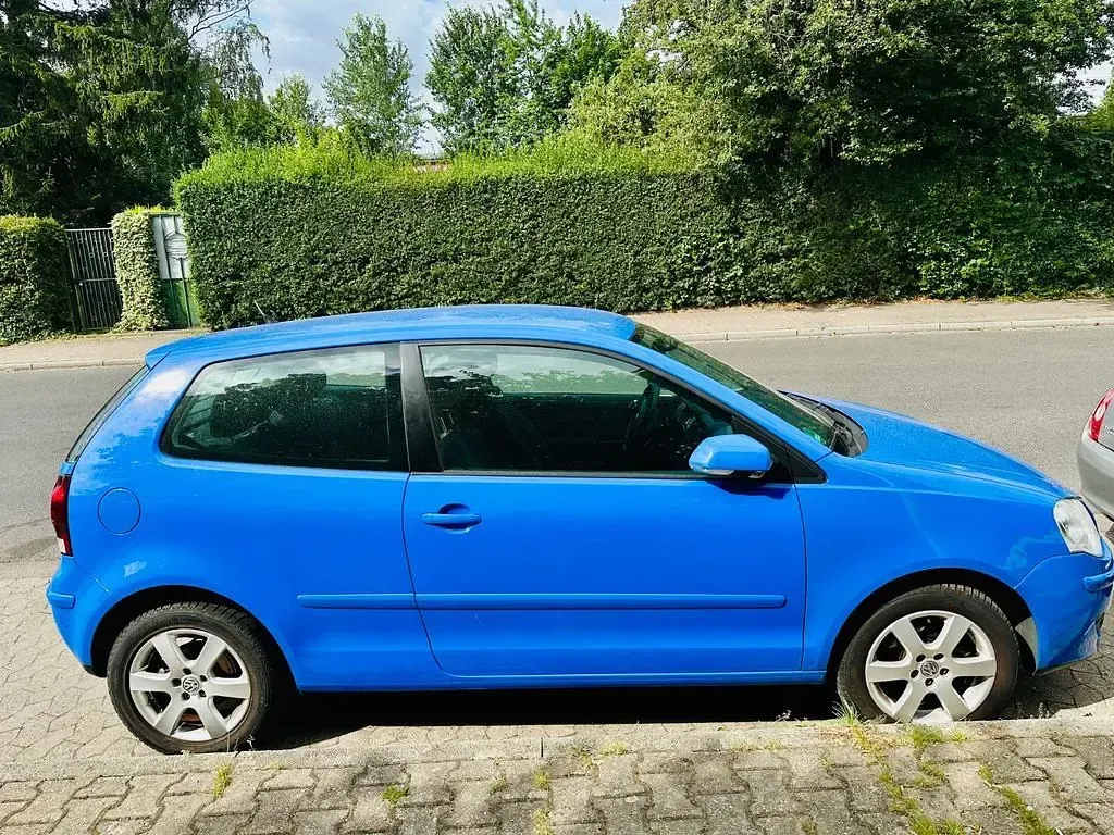 Gebraucht VW Polo Comfortline 80 PS (58 kW) 2009 Blau Kleinwagen
