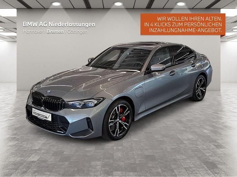 Grau Gebraucht 2024 BMW 330e M Sport Limousine | 55.990 € - Bild 1/4