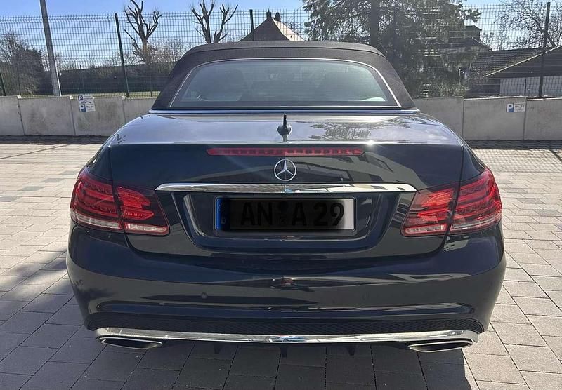 Gebraucht Mercedes E400 333 PS (244 kW) 2013 Schwarz Cabrio
