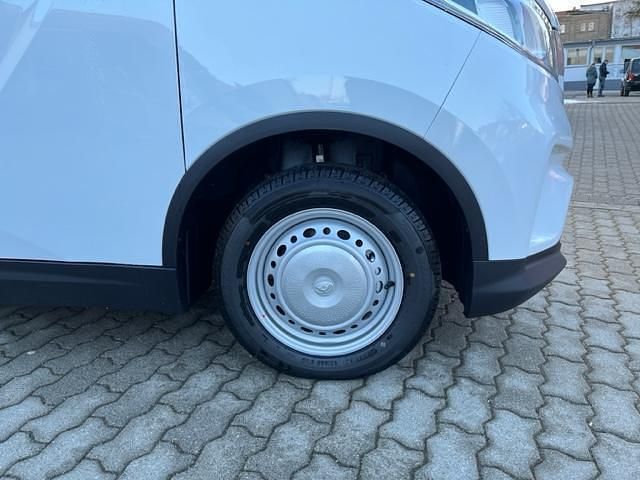 Neu Maxus eDeliver 3 89 kW (122 PS) 2025 Warm white Van