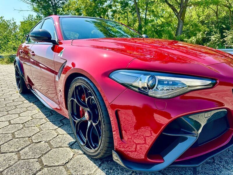Rot Neu 2024 Alfa Romeo Giulia Limousine | 220.000 € - Bild 1/4