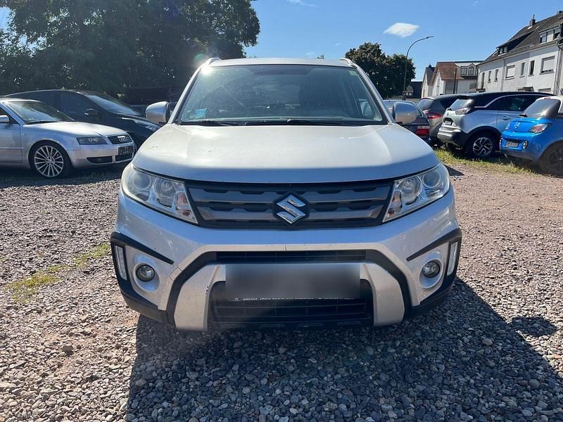 Silber Gebraucht 2015 Suzuki Vitara Comfort SUV | 6.490 € (Guter Preis) - Bild 1/4