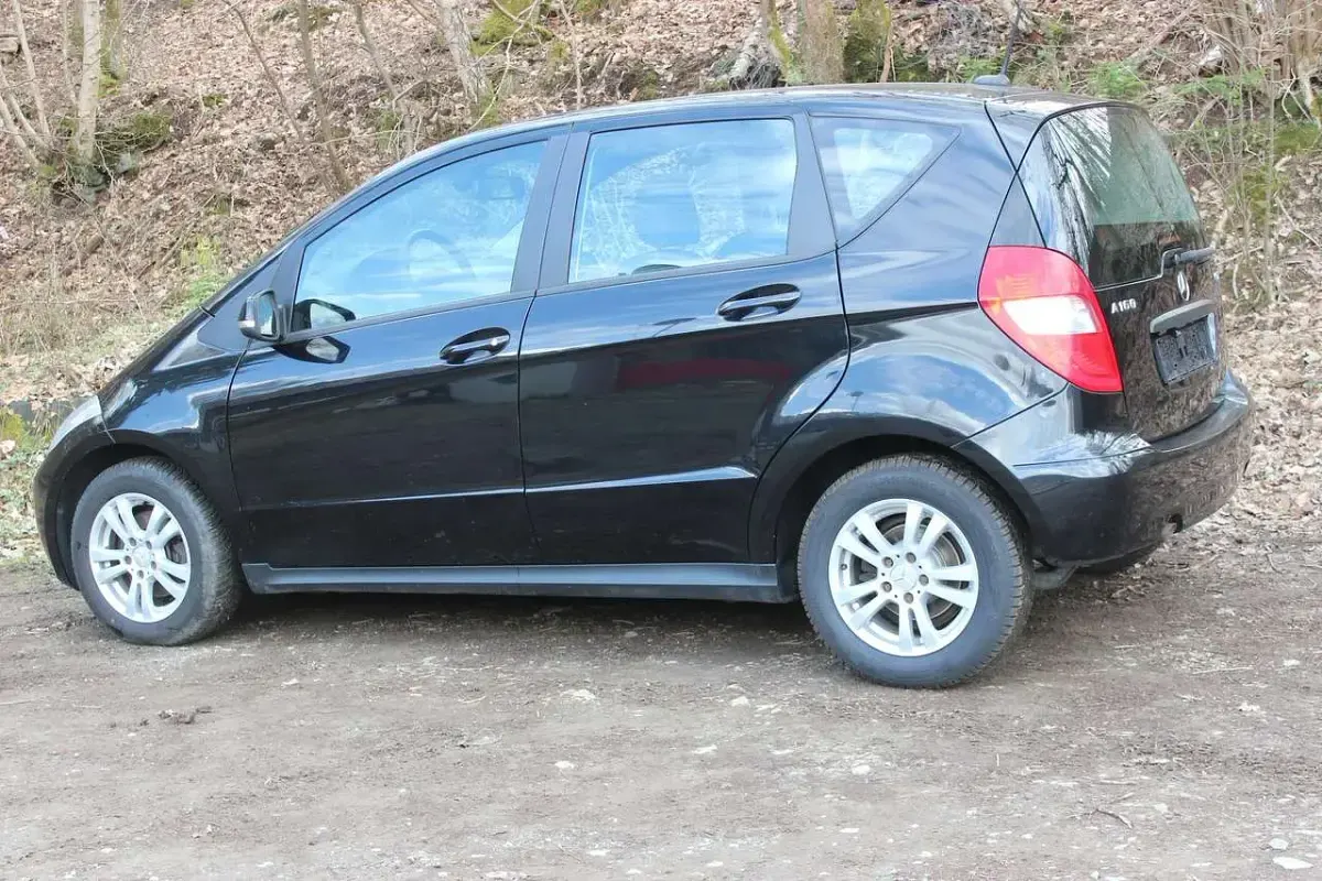 Gebraucht Mercedes A160 82 PS (60 kW) 2009 Kosmosschwarz  metalliclack Kleinwagen