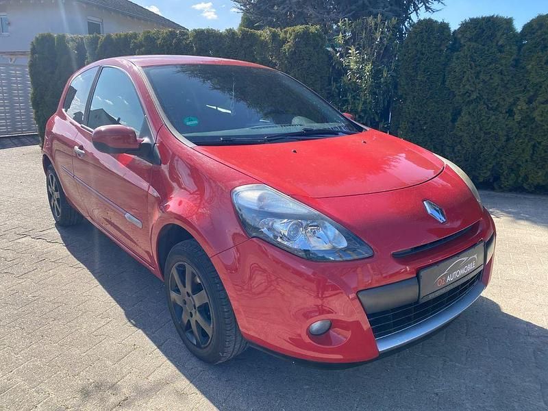 Gebraucht Renault Clio II Dynamique 75 PS (55 kW) 2009 Rot Limousine