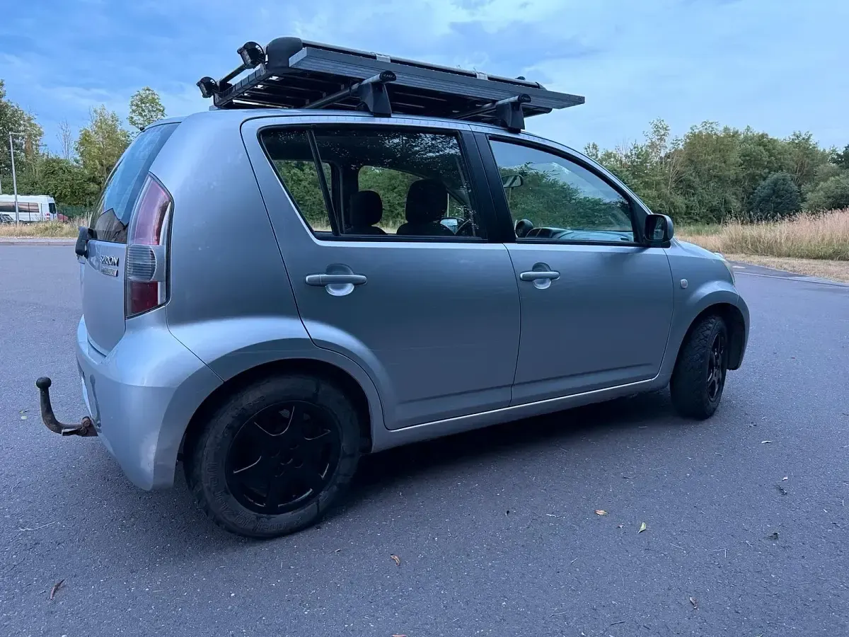 Gebraucht Daihatsu Sirion 87 PS (63 kW) 2007 Silber Kleinwagen