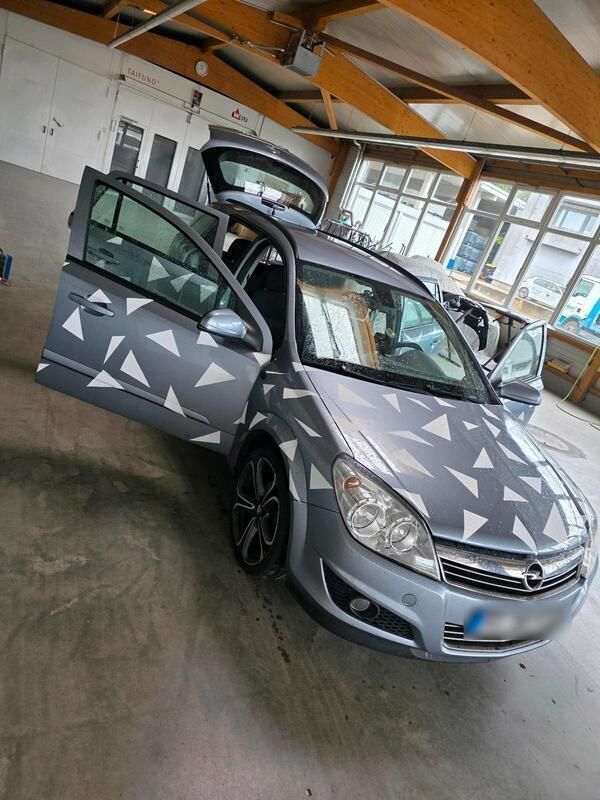Silber Gebraucht 2008 Opel Astra Kombi | 2.800 € (Etwas zu teuer) - Bild 1/4