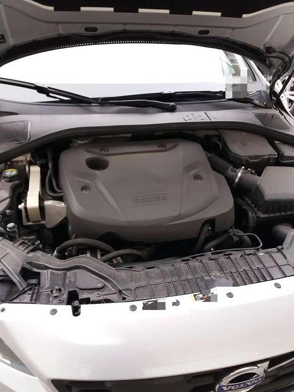 Gebraucht Volvo V60 CC Momentum 150 PS (110 kW) 2017 Bronze Kombi