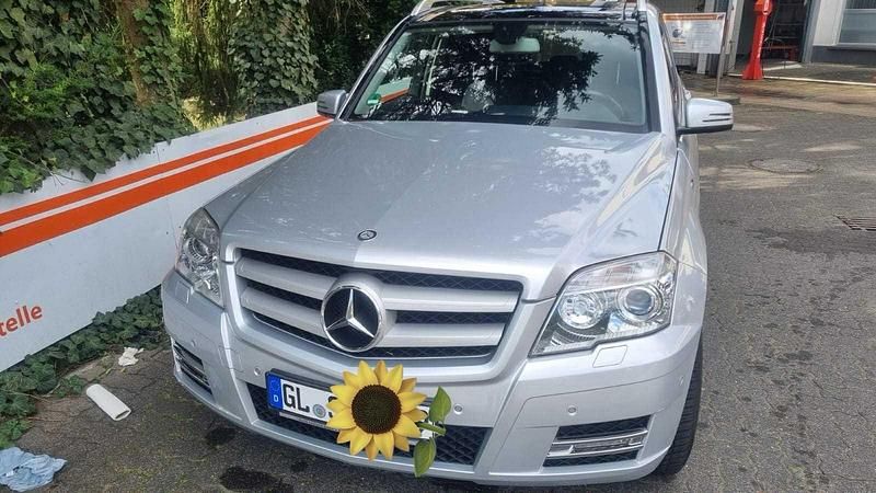 Grau Gebraucht 2011 Mercedes GLK220 SUV | 8.000 € (Guter Preis) - Bild 1/4