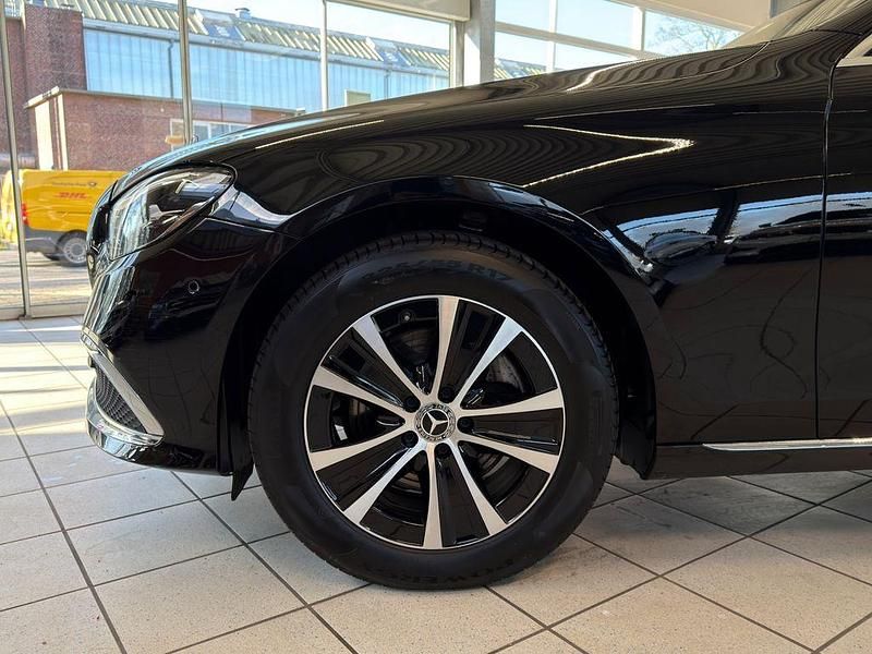 Gebraucht Mercedes E220 194 PS (142 kW) 2021 Schwarz Limousine