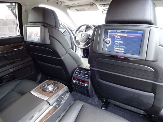 Gebraucht BMW 740 306 PS (225 kW) 2012 Silber metallic Limousine