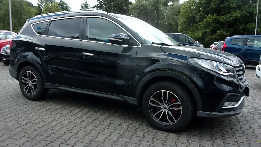 Gebraucht DFSK Fengon 145 PS (106 kW) 2021 Schwarz SUV