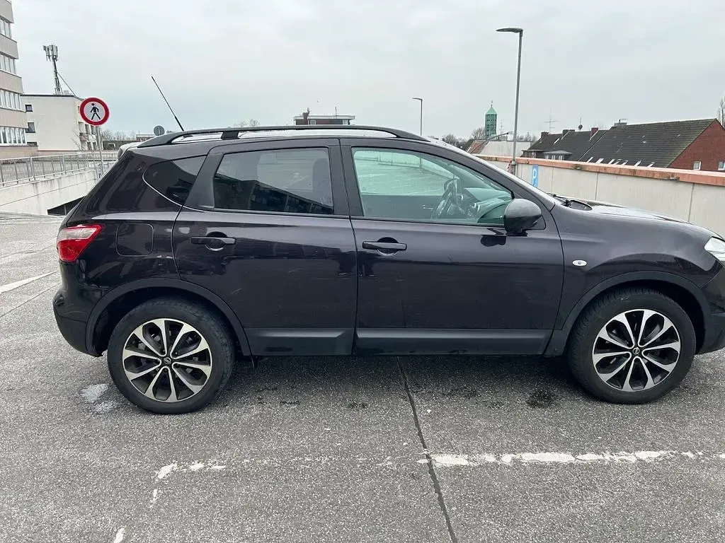 Gebraucht Nissan Qashqai 360º 131 PS (96 kW) 2013 Violet SUV