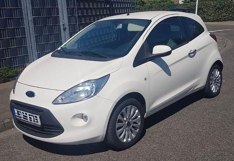 Weiß Gebraucht 2010 Ford Ka Trend Kleinwagen | 1.800 € (Guter Preis) - Bild 1/4