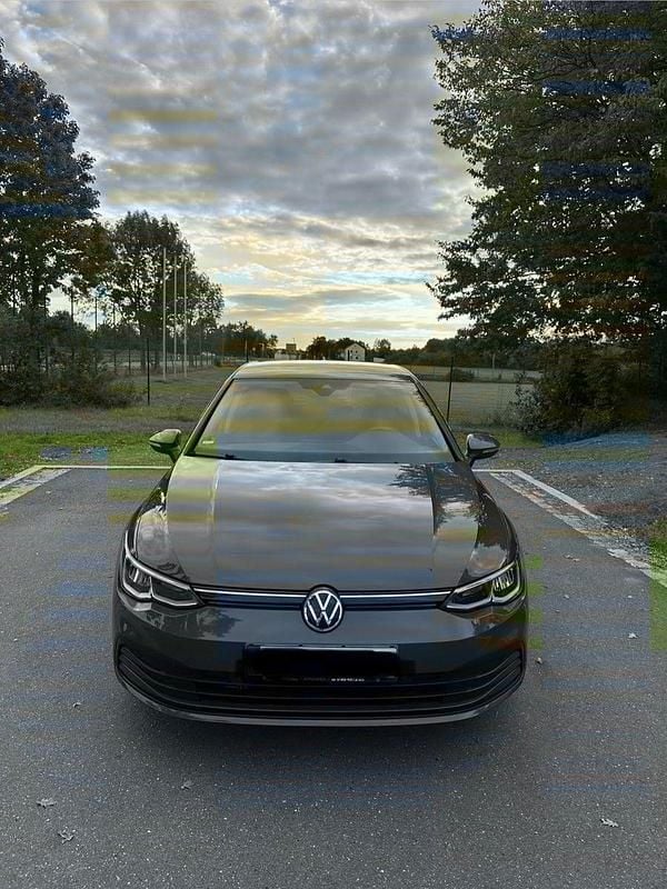 Grau Gebraucht 2020 VW Golf VII Life Limousine | 17.999 € (Guter Preis) - Bild 1/4