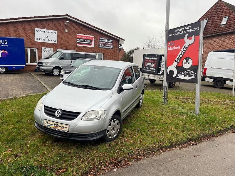 Silber Gebraucht 2007 VW Fox Kleinwagen | 2.950 € (Etwas zu teuer) - Bild 1/4