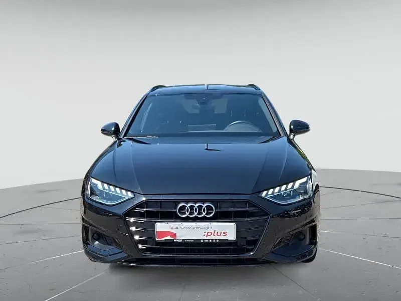 Gebraucht Audi A4 Advanced Plus 163 PS (119 kW) 2022 Mythosschwarz metallic Kombi