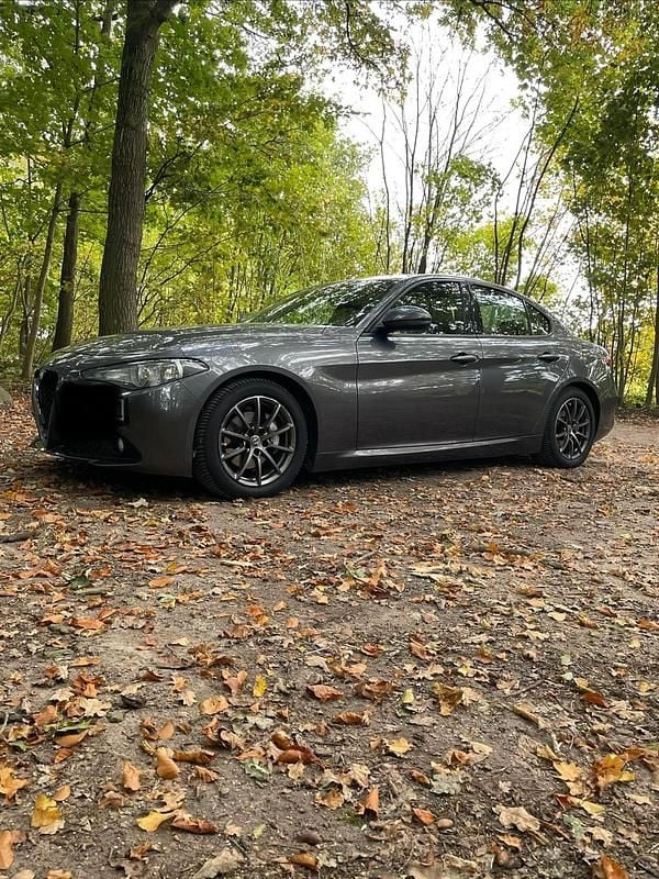 Gebraucht Alfa Romeo Giulia 180 PS (132 kW) 2017 Grau Limousine
