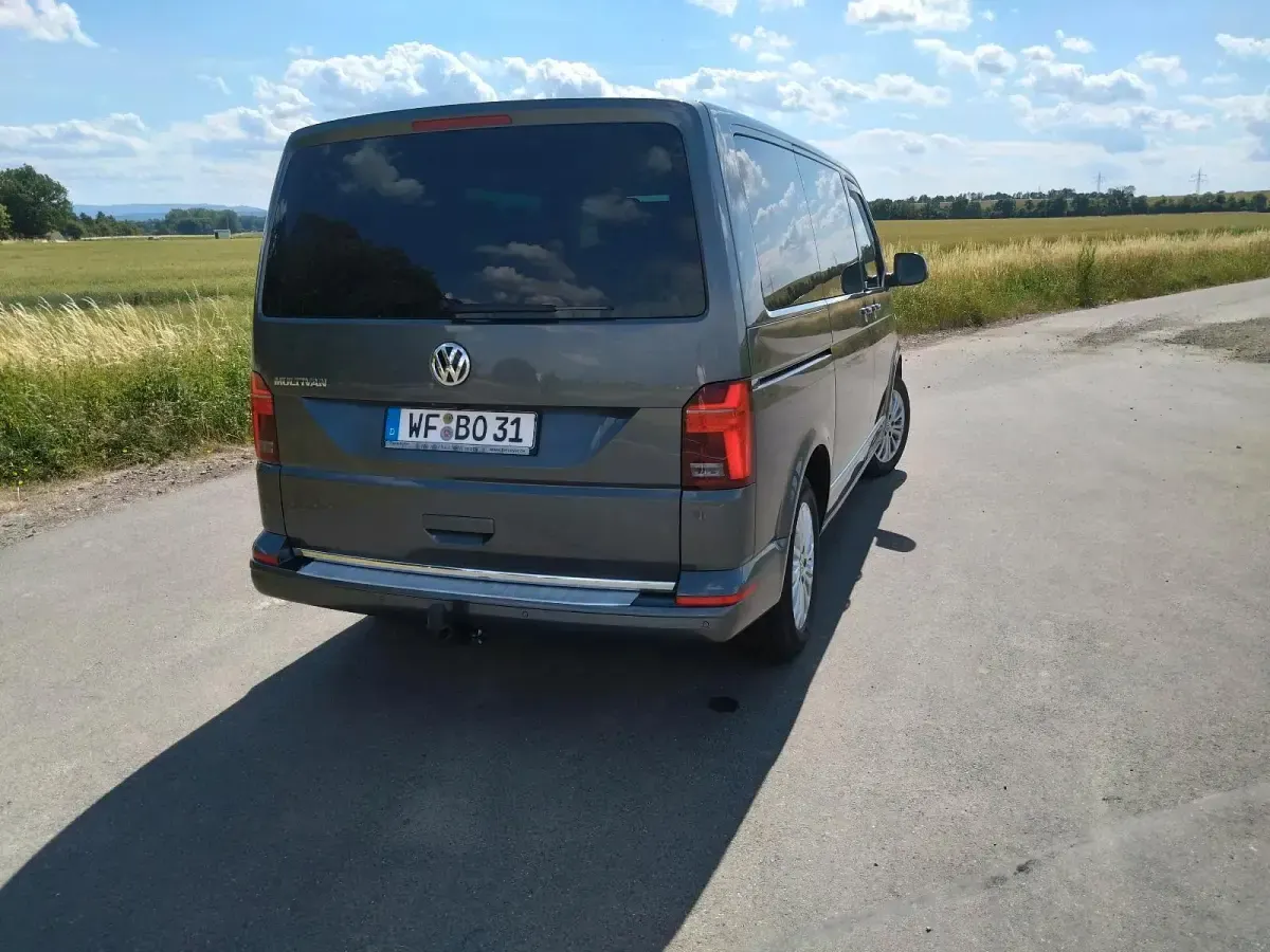 Gebraucht VW Multivan Generation Six 150 PS (110 kW) 2020 Grau Van / Kleinbus